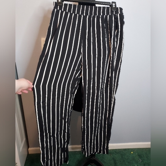 H&M Divided Wide Leg Pants With Pockets Black/White Stripes Size 6 - Picture 3 of 6